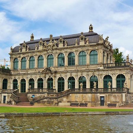 Grosses Apartment Im Zentrum Von Dresden, 2 Schlafzimmer, 2 Baeder, Balkon 外观 照片