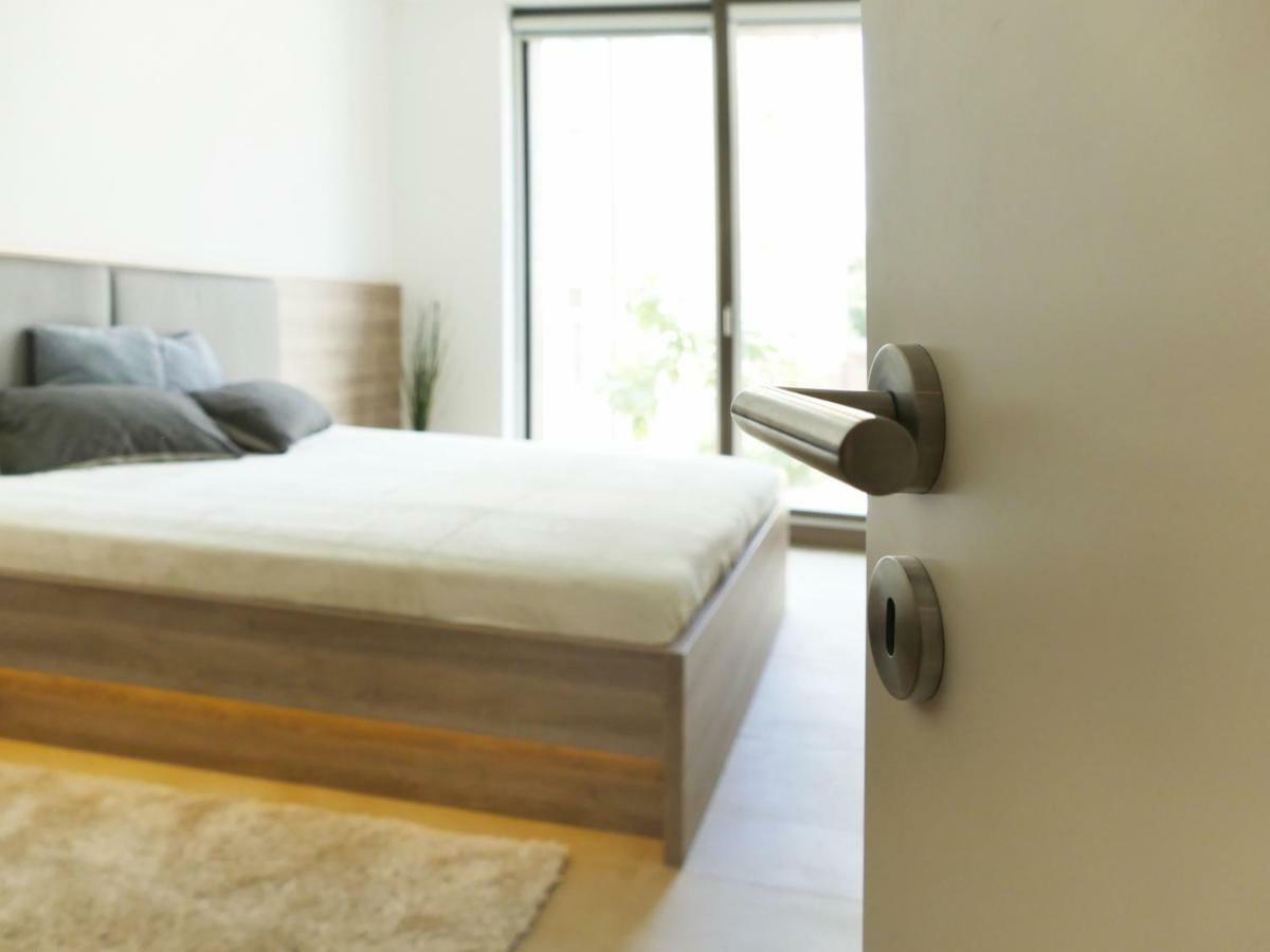 Grosses Apartment Im Zentrum Von Dresden, 2 Schlafzimmer, 2 Baeder, Balkon 外观 照片